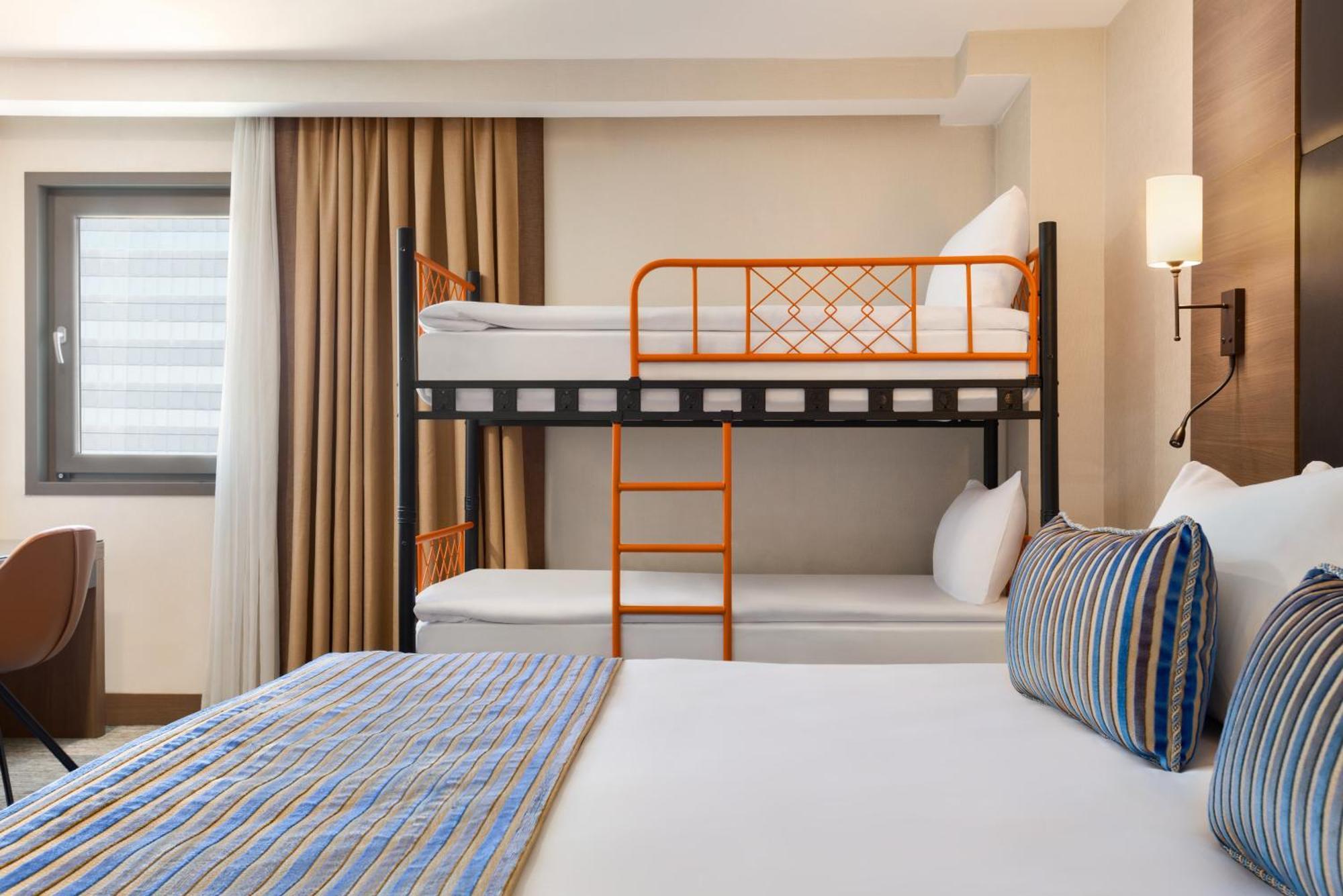 Tryp By Wyndham Istanbul Sisli Hotel Екстериор снимка