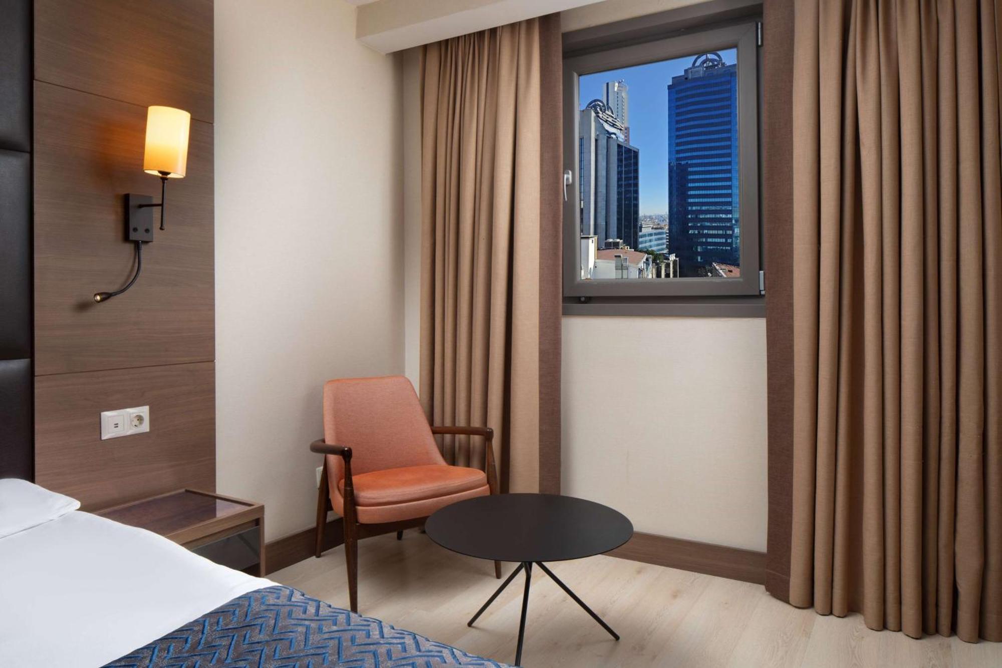 Tryp By Wyndham Istanbul Sisli Hotel Екстериор снимка