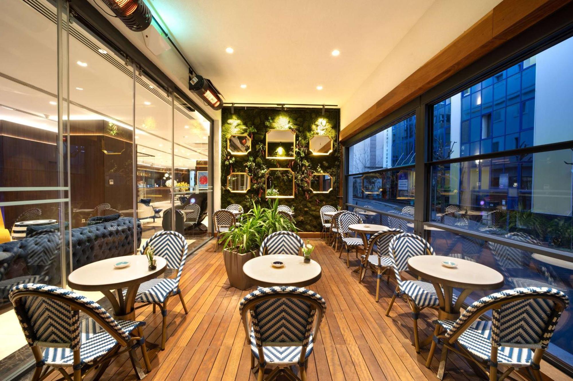 Tryp By Wyndham Istanbul Sisli Hotel Екстериор снимка