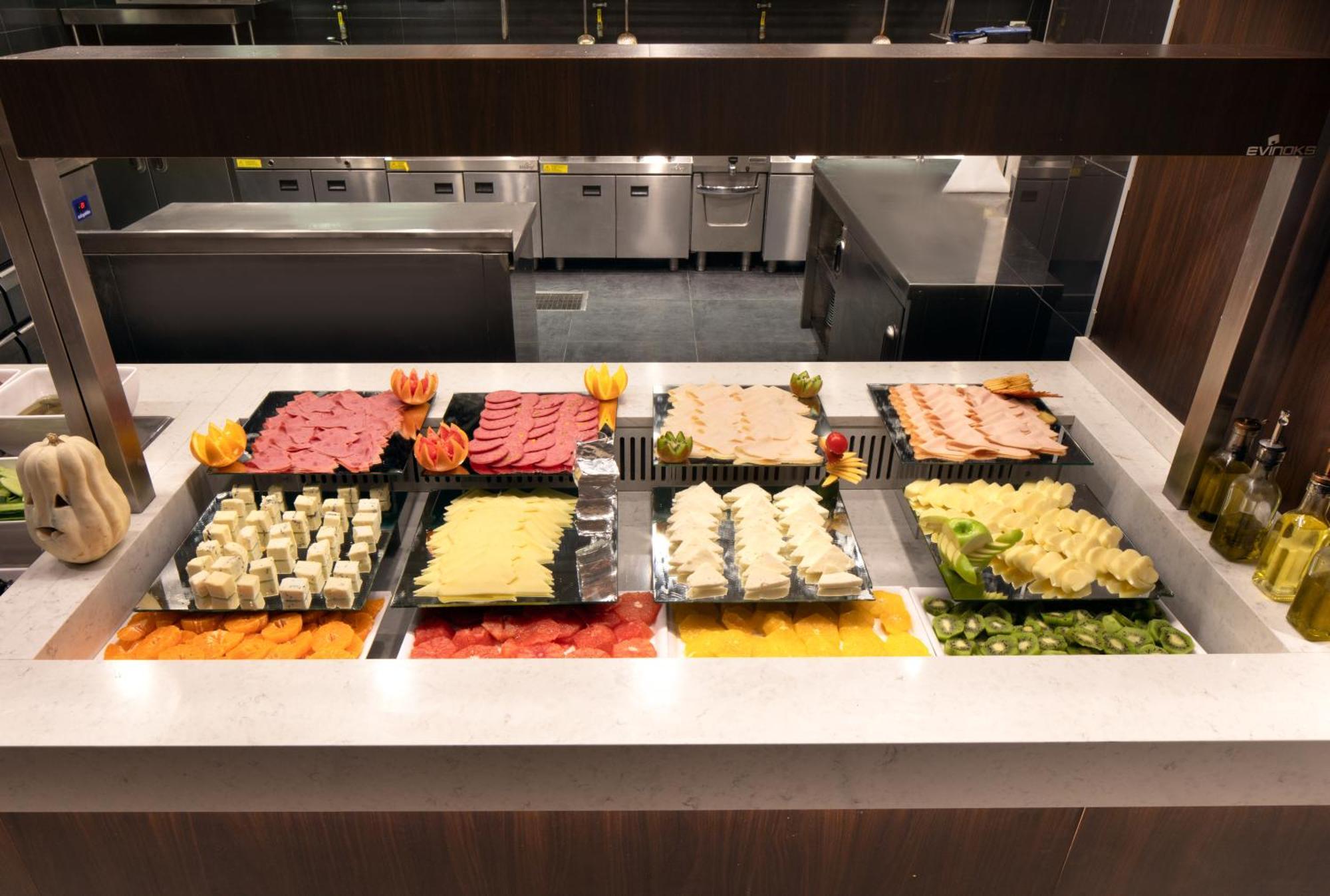 Tryp By Wyndham Istanbul Sisli Hotel Екстериор снимка