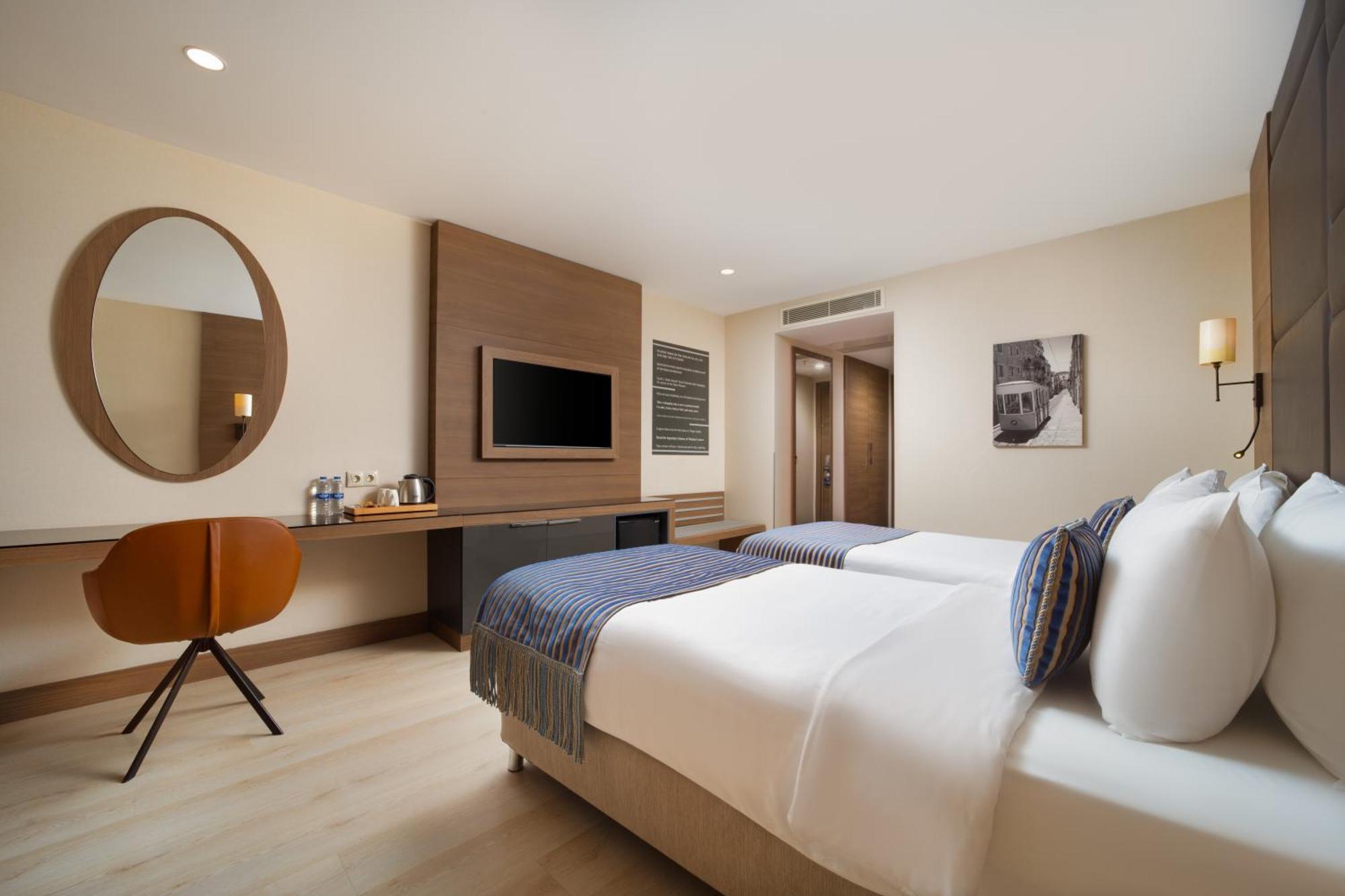 Tryp By Wyndham Istanbul Sisli Hotel Екстериор снимка