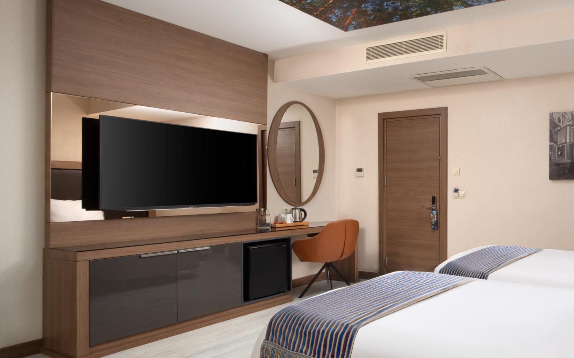 Tryp By Wyndham Istanbul Sisli Hotel Екстериор снимка