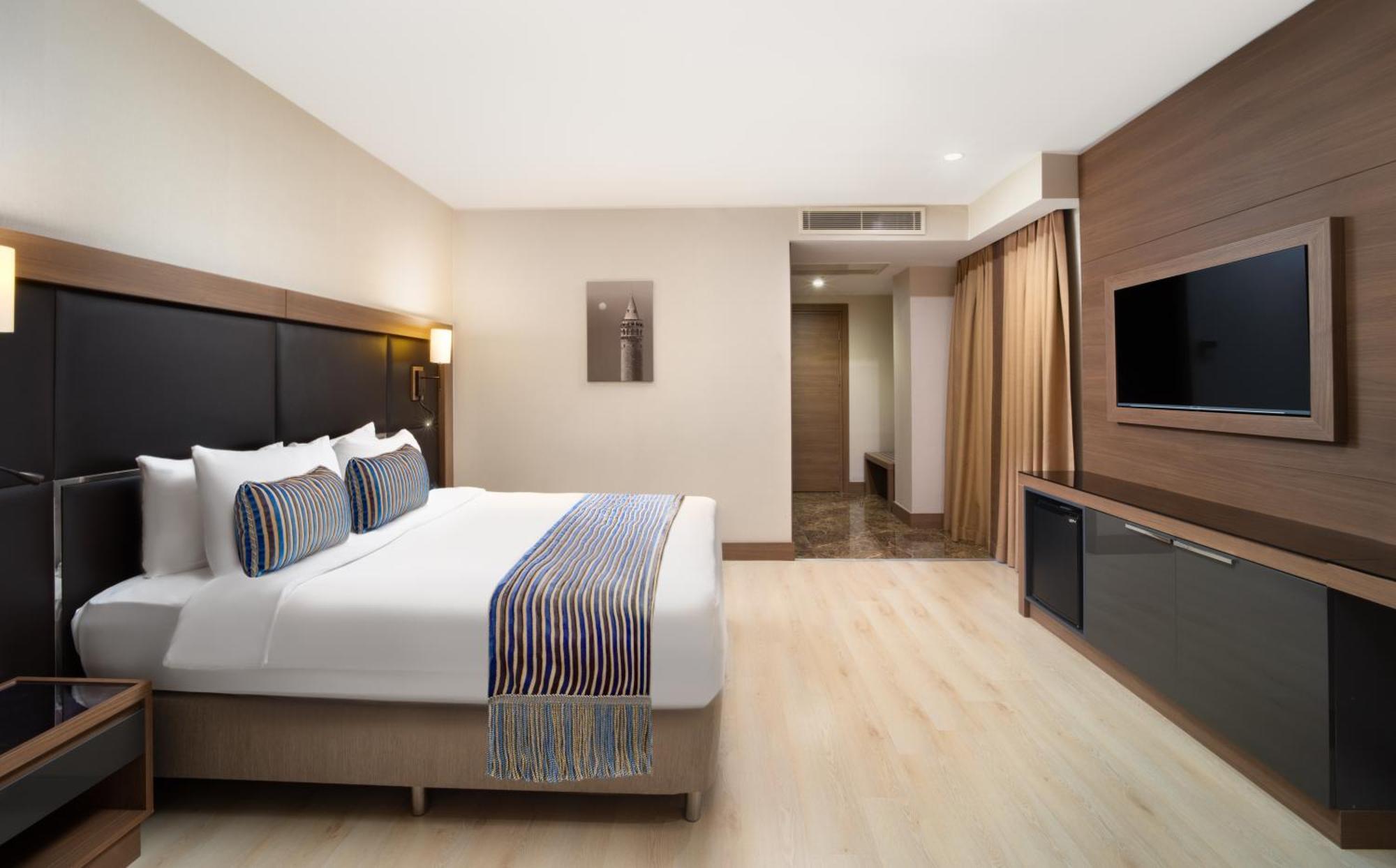 Tryp By Wyndham Istanbul Sisli Hotel Екстериор снимка