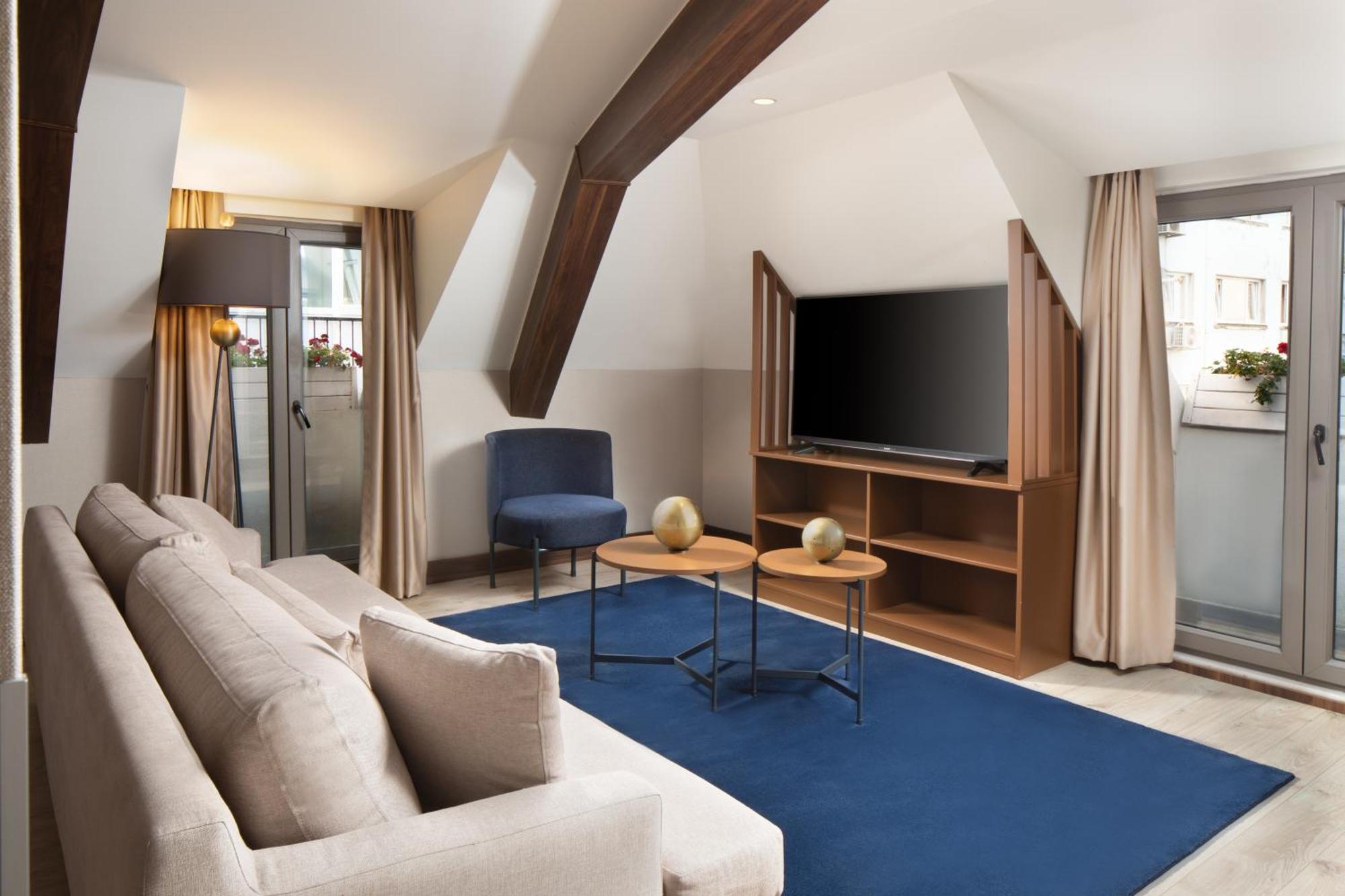 Tryp By Wyndham Istanbul Sisli Hotel Екстериор снимка
